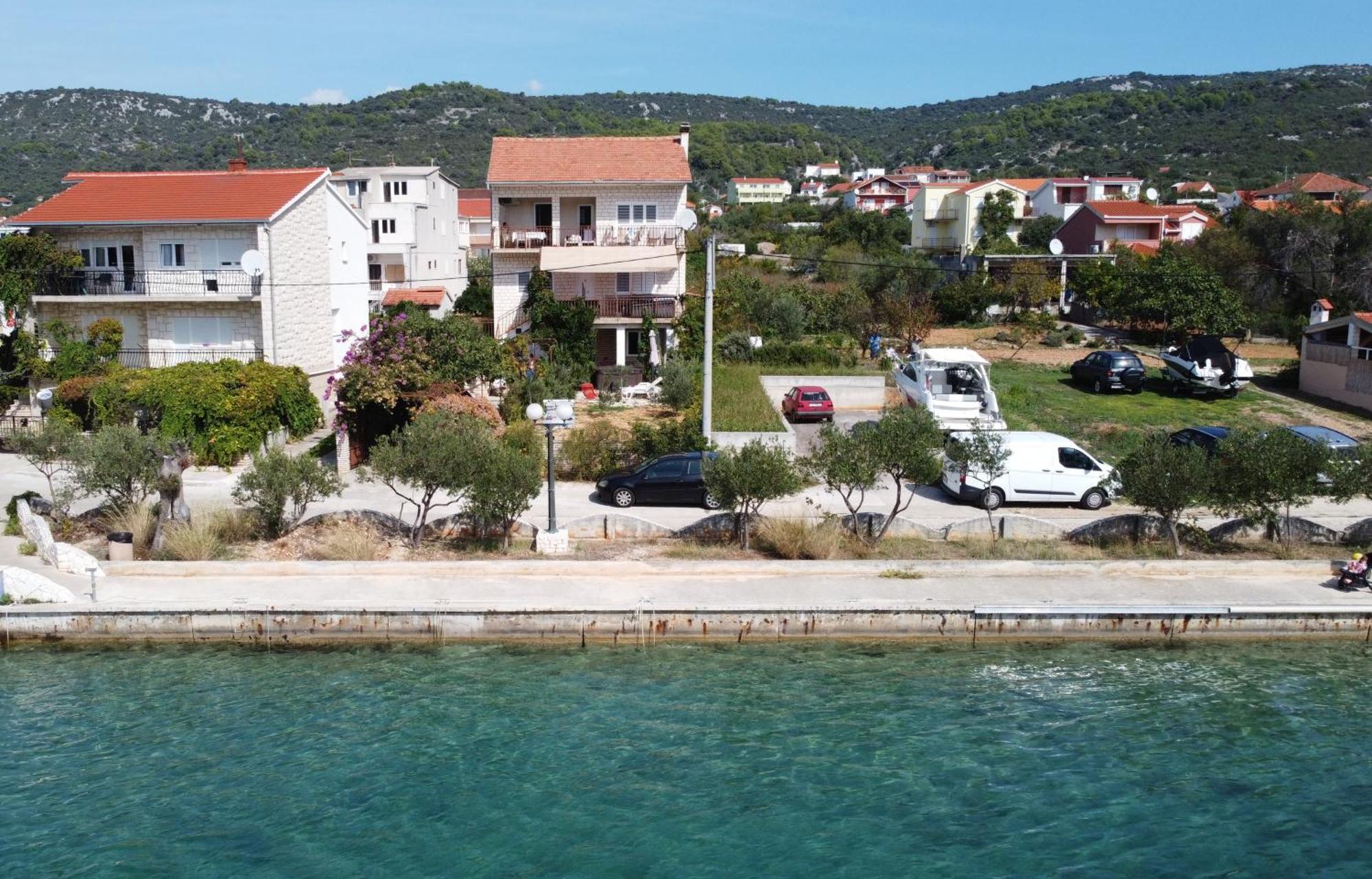 Apartments Mate Vinišće Exterior foto