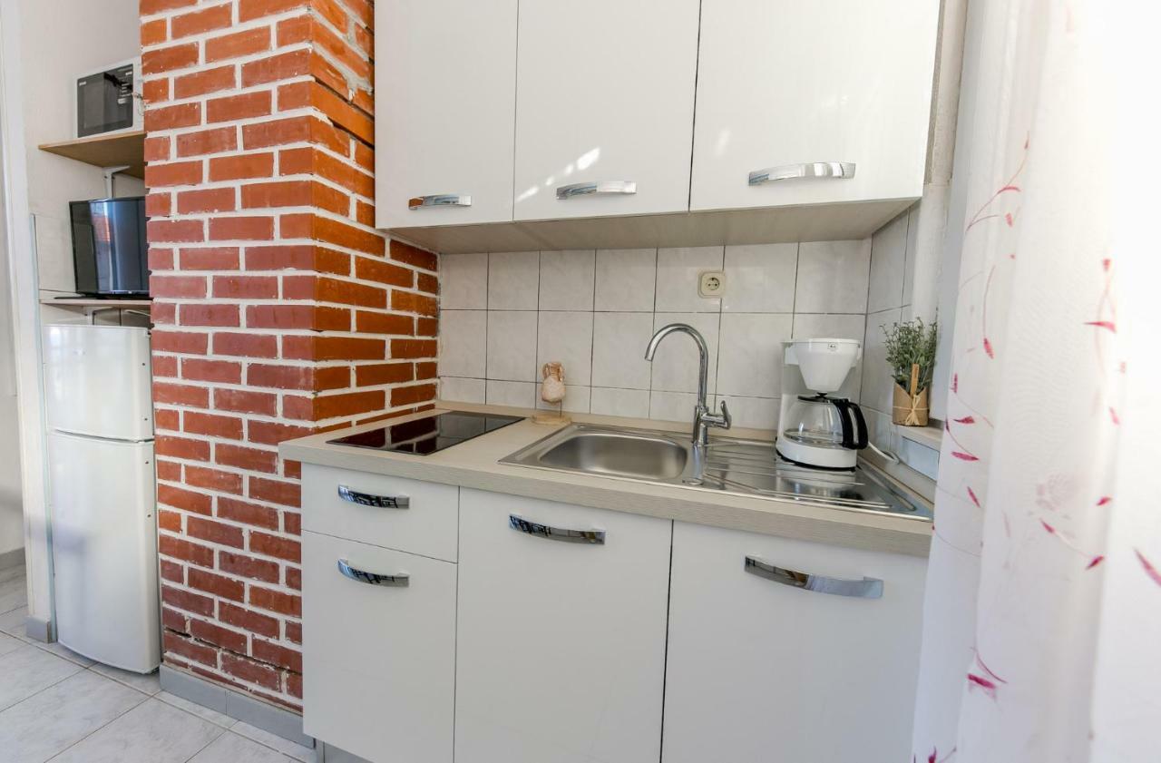 Apartments Mate Vinišće Exterior foto